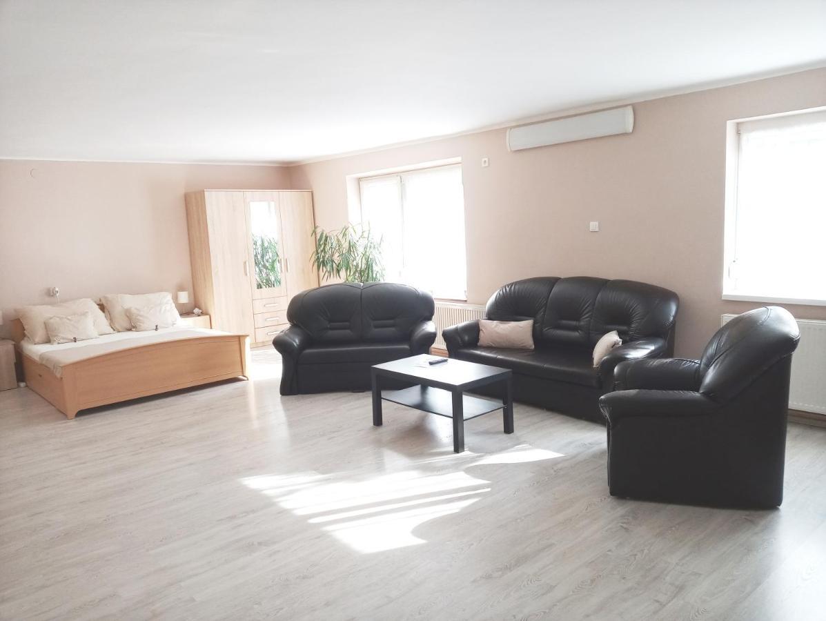 פץ' Stardust Apartman מראה חיצוני תמונה
