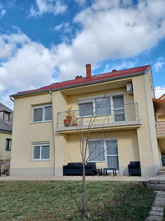 פץ' Stardust Apartman מראה חיצוני תמונה